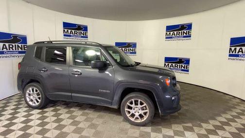 Graphite Gray 2022 Jeep Renegade Latitude