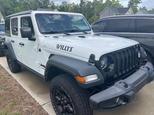 Bright White Clearcoat 2022 Jeep Wrangler Willys