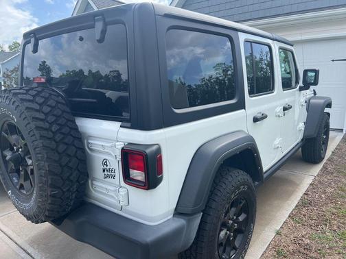 Bright White Clearcoat 2022 Jeep Wrangler Willys