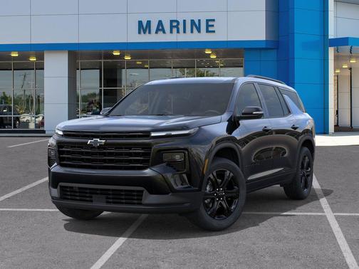 Mosaic Black Metallic 2027 Chevrolet Traverse LT