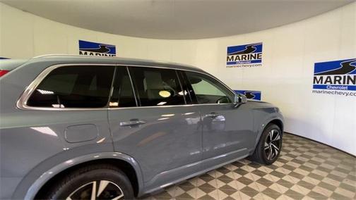 2021 Volvo XC90 T5 Momentum