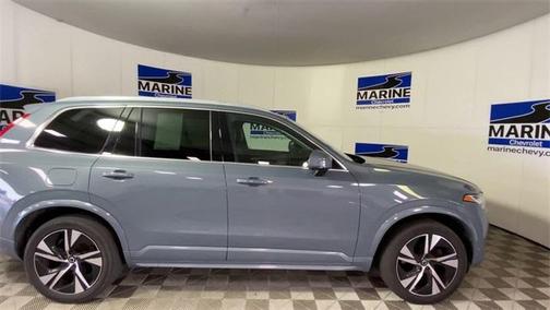 2021 Volvo XC90 T5 Momentum