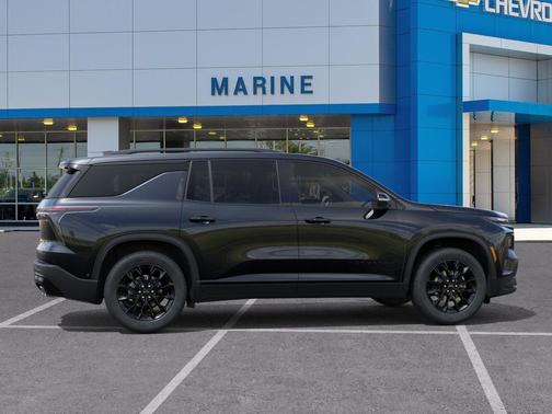 Mosaic Black Metallic 2026 Chevrolet Traverse LT