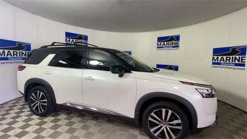 2023 Nissan Pathfinder Platinum FWD