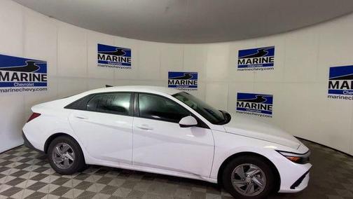 2025 Hyundai ELANTRA SE