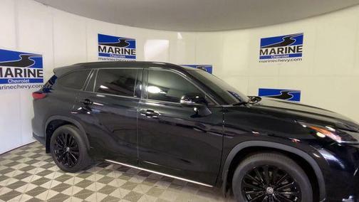 Midnight Black Metallic 2023 Toyota Highlander XSE