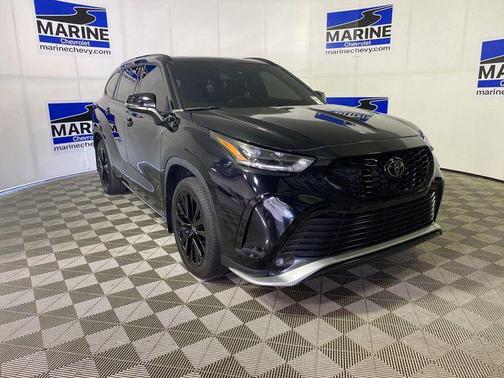 Midnight Black Metallic 2023 Toyota Highlander XSE