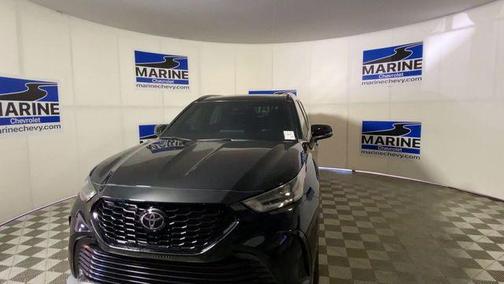 Midnight Black Metallic 2023 Toyota Highlander XSE