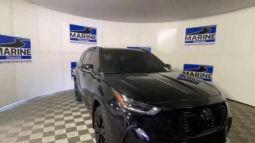 Midnight Black Metallic 2023 Toyota Highlander XSE