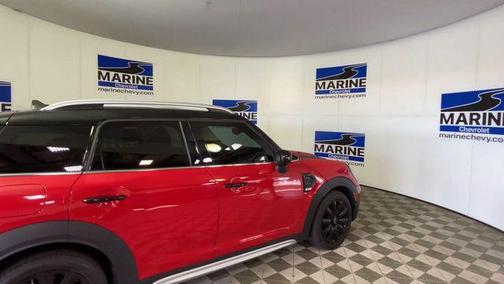 Chili Red 2022 MINI Countryman Cooper