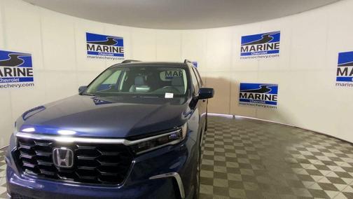 Obsidian Blue Pearl 2025 Honda Pilot Touring 8-Passenger