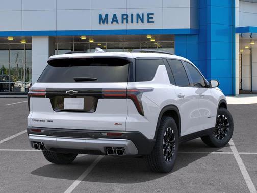Polar White Tricoat 2027 Chevrolet Traverse AWD Z71