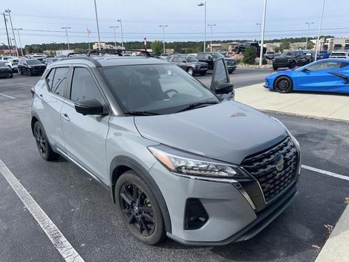 2021 Nissan Kicks SR