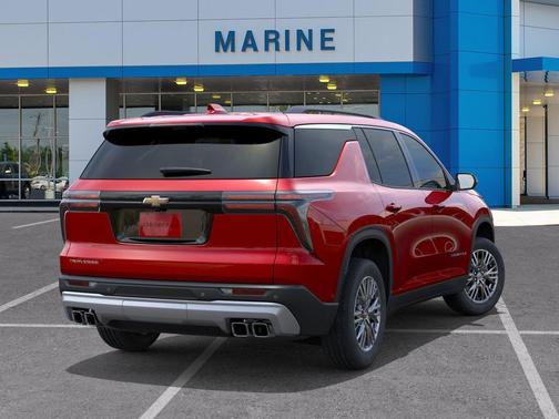 Radiant Red Tintcoat 2026 Chevrolet Traverse LT