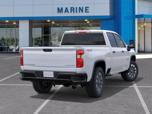 Summit White 2026 Chevrolet Silverado 2500 Custom