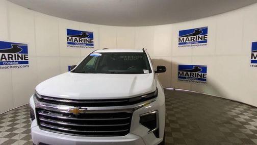 Summit White 2025 Chevrolet Traverse LT