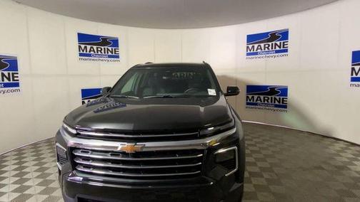 Mosaic Black Metallic 2026 Chevrolet Traverse LT