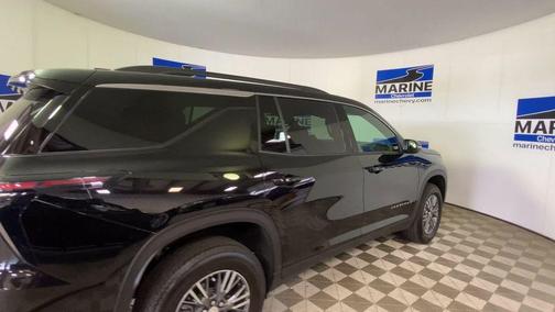 Mosaic Black Metallic 2026 Chevrolet Traverse LT