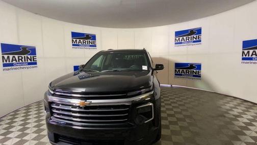 Mosaic Black Metallic 2026 Chevrolet Traverse LT