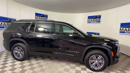 Mosaic Black Metallic 2026 Chevrolet Traverse LT