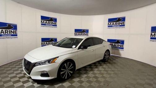 Pearl White Tricoat 2022 Nissan Altima SR FWD