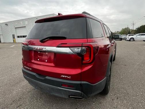 2022 GMC Acadia AT4