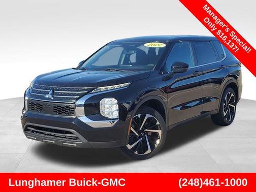 Black 2022 Mitsubishi Outlander ES