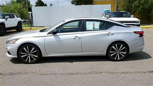 2022 Nissan Altima 2.5 SR