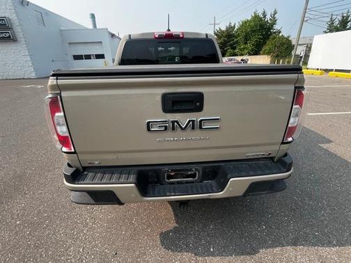 2025 GMC Canyon AT4