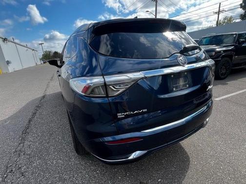 2022 Buick Enclave Avenir