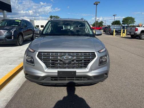 Shimmering Silver 2026 Hyundai VENUE SEL