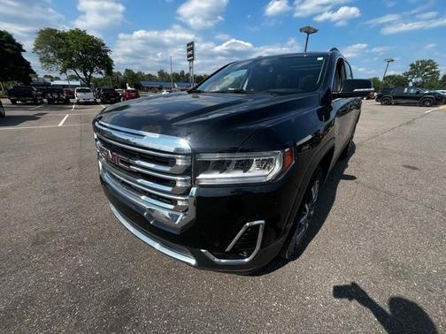 2022 GMC Acadia SLT
