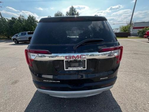 2022 GMC Acadia SLT