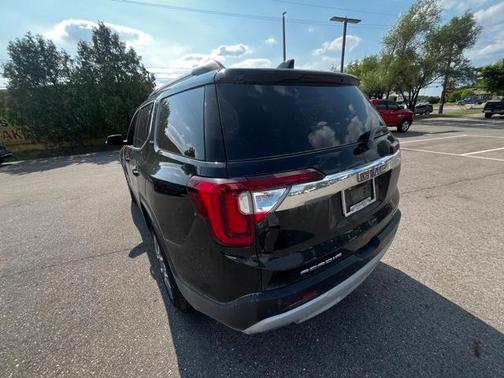 2022 GMC Acadia SLT