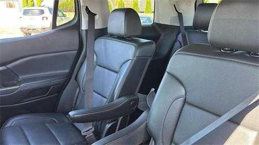 2022 GMC Acadia SLT