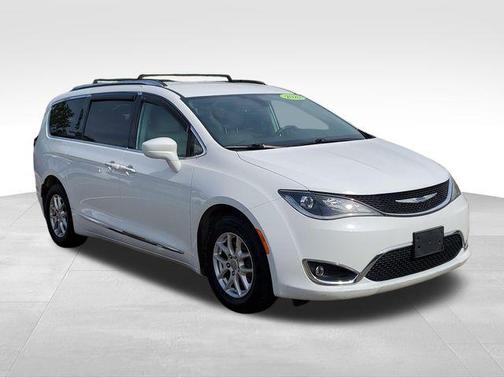 Bright White Clearcoat 2020 Chrysler Pacifica Touring L