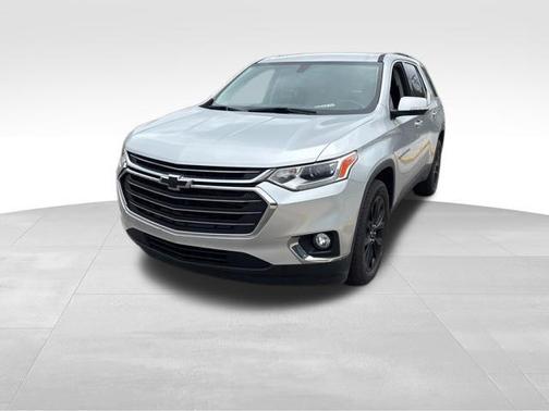 Silver Ice Metallic 2019 Chevrolet Traverse LT Cloth