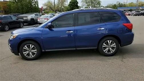 2018 Nissan Pathfinder SV