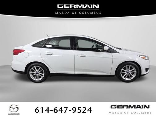 Oxford White 2017 Ford Focus SE