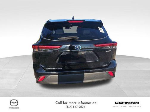 2022 Toyota Highlander Hybrid XLE