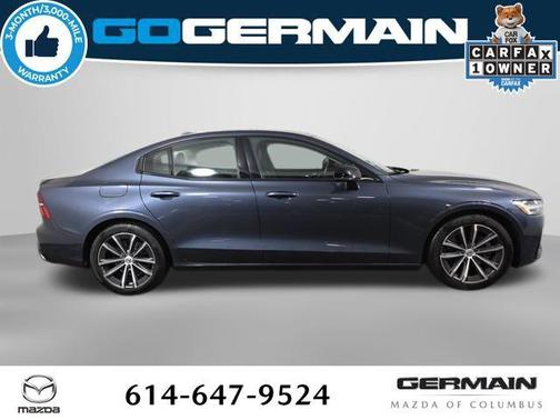 2022 Volvo S60 T5 Momentum