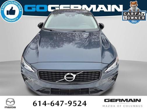 2022 Volvo S60 T5 Momentum