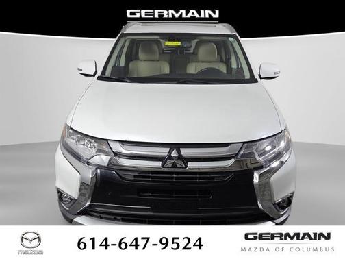 Diamond White Pearl 2018 Mitsubishi Outlander GT