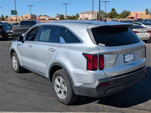 2022 Kia Sorento LX