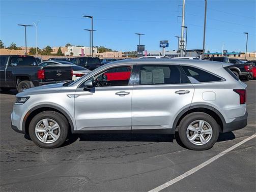 2022 Kia Sorento LX