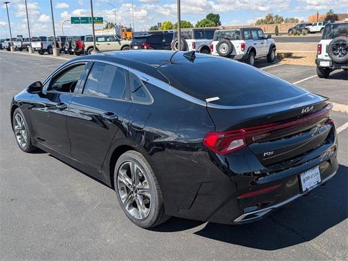 2022 Kia K5 EX