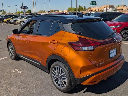 2023 Nissan Kicks SR