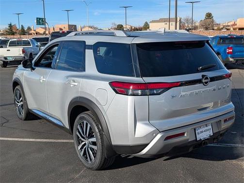 2024 Nissan Pathfinder Platinum