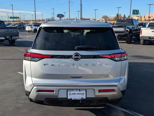 2024 Nissan Pathfinder Platinum