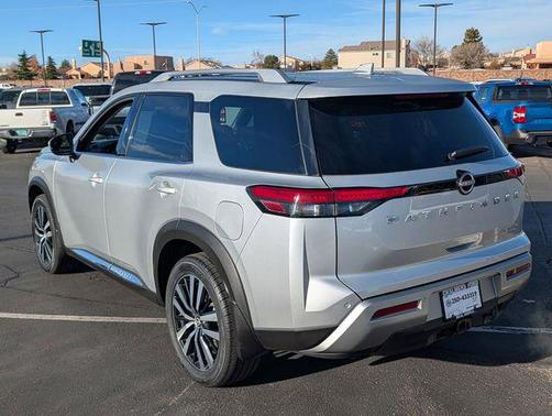 2024 Nissan Pathfinder Platinum